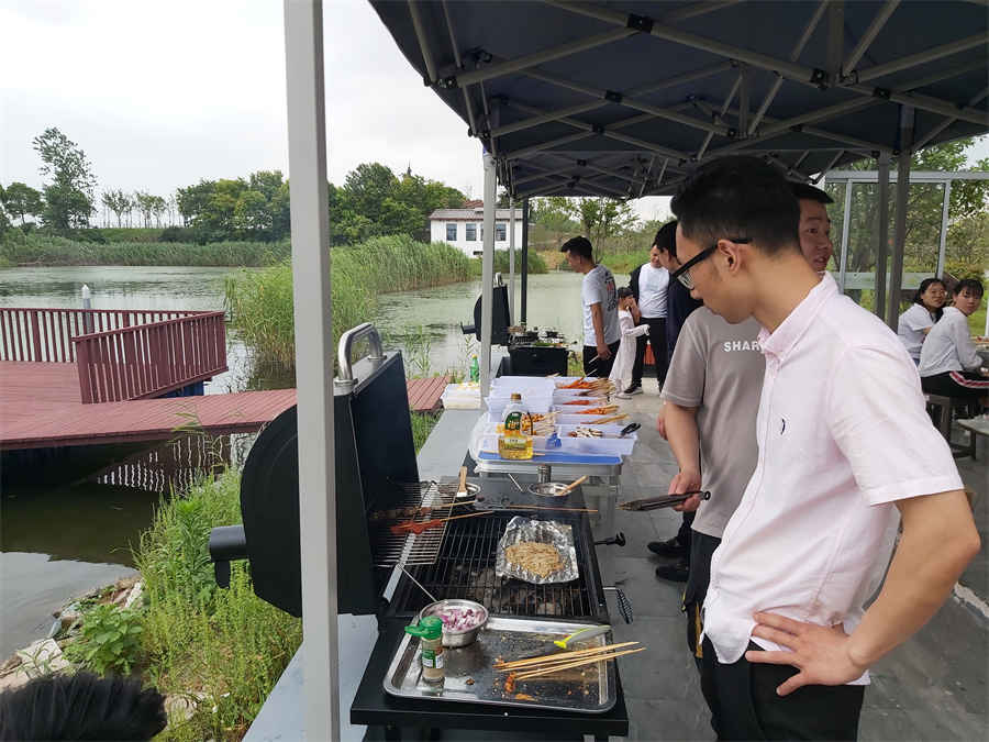 2021年6月2日，张家港市博林家居双山岛烧烤、团建拓展、钓龙虾、一日游活动。